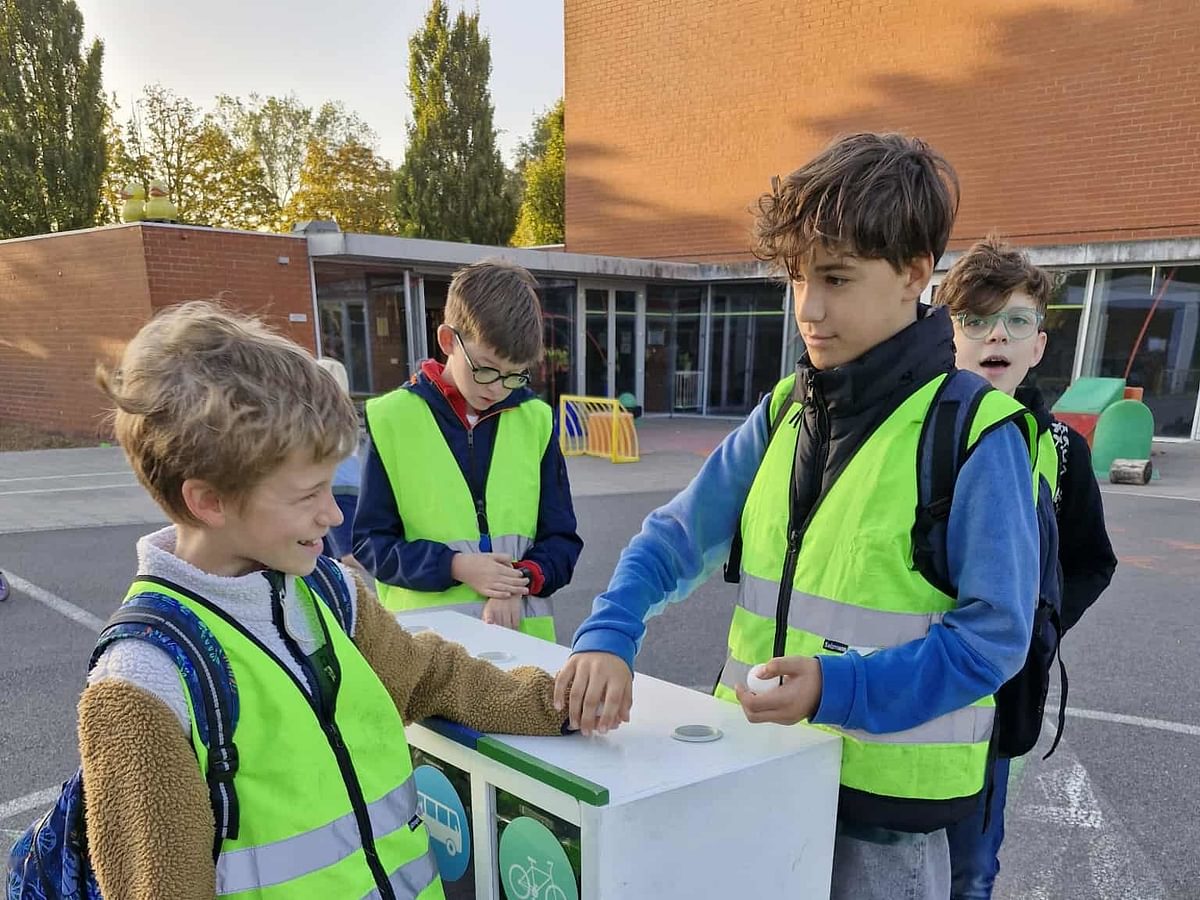 Ca3417b7 b33e 4804 8fa3 ff366b6fca21